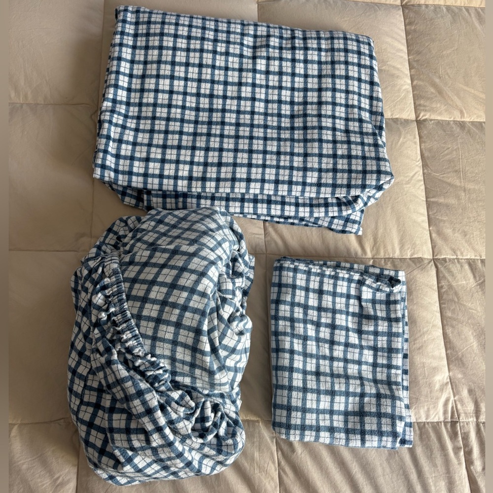 Pillowfort Gingham Flannel Twin Sheet Set